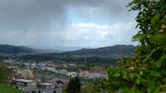 Aprilwetter im Mai: kurz vor einem Regenschauer über St. Gallen. (Bild: Franz Häusler)