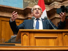 «Keine Verbeugung vor den Versicherungen»: Finanzminister Ueli Maurer verteidigt den Entwurf des Bundesrats zum Versicherungsvertragsgesetz. (Bild: KEYSTONE/ALESSANDRO DELLA VALLE)