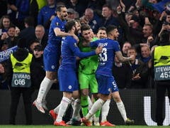 Glückliches Ende für Chelsea: Goalie Kepa Arrizabalaga lässt sich feiern (Bild: KEYSTONE/EPA/ANDY RAIN)