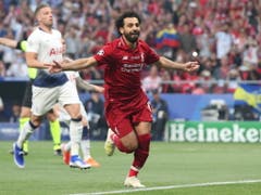 Schütze des frühen 1:0: Mohamed Salah brachte Liverpool mit seinem Handspenalty bereits in der 2. Minute in die richtige Spur (Bild: KEYSTONE/EPA/TOLGA BOZOGLU)
