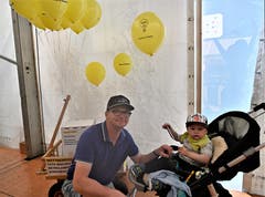 Die grosse Faszination für Kleine, die von Hunderten farbigen Ballons ausgeht. (Bild: Romano Cuonz, 31. Mai 2019)