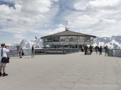 Das Schilthorn mit seinem Drehrestaurant kann bis heute vom Mythos 007 profitieren. (Bild: Keystone/CHRISTIAN BEUTLER)