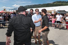 Siegergruppe Rolf Meyer + Kreamet klatscht nach der guten Leistung ab. (Bild: Roger Zbinden, freier Fotograf (Buochs, 1. Juni 2019))