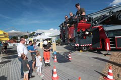 Mit der Feuerwehrleiter geht es hoch hinaus. (Bild: Roger Zbinden, 1. Juni 2019)
