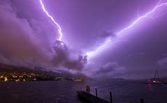 Gewitter über dem Zugersee. (Bild: Daniel Hegglin, Zug, 10.06.2019)