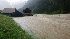 Auch in Abfrutt bei Göschenen trat die Reuss über die Ufer. (Bild: Freiwillige Feuerwehr Göschenen, Abfrutt, 11. Juni 2019)