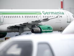 Die Schweizer Fluggesellschaft Germania hat sich neu in Chair Airlines umbenannt. (Bild: KEYSTONE/EPA/SASCHA STEINBACH)