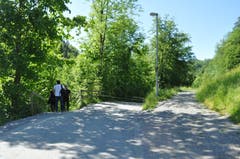 Wer am Schluss noch etwas weiterwandern möchte, kann hier rechts auf den kleinen Kiesweg abbiegen...