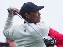 Tiger Woods' Finish ist wie immer ästhetisch (Bild: KEYSTONE/EPA/RAY ACEVEDO)