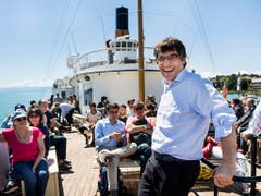 Die SP-Fraktion mit ihrem Präsidenten Roger Nordmann (vorne) am Mittwoch auf ihrem Ausflug. (Bild: Keystone/JEAN-CHRISTOPHE BOTT)