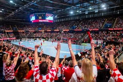 6000 Fans kamen in die Bossard-Arena, darunter viele Kroaten. (Bild: Philipp Schmidli, Zug, 12. Juni 2019)