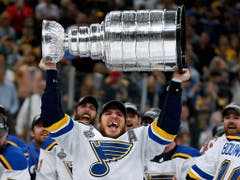 Jubel bei Alexander Steen und St. Louis: Die Blues gewinnen erstmals den Stanley Cup (Bild: KEYSTONE/AP/MICHAEL DWYER)