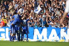 Die Luzerner bejubeln das 1:0.Barrage Spiel zwischen dem FC Luzern und dem FC Lugano zum letzten Mal im Stadtion Allmend am Samstag, 13. Juni 2009 in Luzern.
