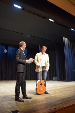 Moderator Christoph Ackermann und Tobias Fischer, Mitglied der Alliglattoren.
