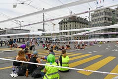 Blockiertes Zürcher Central am Frauenstreik am Freitag, 14. Juni 2019. (Bild: KEYSTONE/Walter Bieri)