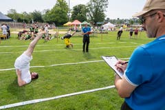 Ein Nationalturner in Action beim Bodenturnen. (Bild: Urs Flüeler / Keystone, Aarau, 14. Juni 2019)