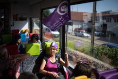 Mit dem Zug fuhren die Frauen nach St. Gallen, wo sie viele Gleichgesinnte trafen. Um 15.24 Uhr war dann Start zur Demo.