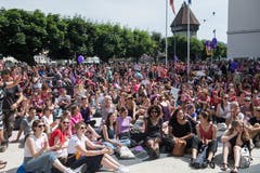 Frauen streiken am nationalen Frauenstreik am Freitag, 14. Juni 2019, in Luzern. (Bild: Boris Bürgisser)