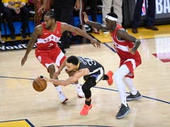Stephen Curry gerät im entscheidenden Finalspiel gegen Toronto aus dem Tritt (Bild: KEYSTONE/AP The Canadian Press/FRANK GUNN)
