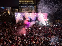 Auch im Jurassic Park in Toronto wird der Titel von den Fans stimmungsvoll gefeiert (Bild: KEYSTONE/AP The Canadian Press/CHRIS YOUNG)