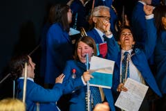 Die Feldmusik Lungern bejubelt das Resultat. (Bild: Philipp Schmidli, Hergiswil, 15. Juni 2019)