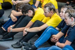 Auch der Kopf muss mitspielen. Hier gehen die Sängerinnen nochmals in sich. (Bild: Nadia Schärli/Luzerner Zeitung, Hitzkirch, 15. Juni 2019)