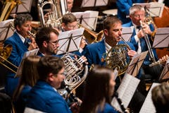 Voller Fokus der Musikantinnen und Musikanten der Feldmusik Lungern. (Bild: Philipp Schmidli, Hergiswil, 15. Juni 2019)