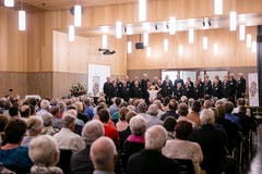 Der Seebuchtchor Buochs-Ennetbürgen vor zahlreichen Gästen. (Bild: Philipp Schmidli, Hitzkirch, 16. Juni 2019)