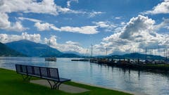 Ein spektakuläres Wolkenspiel über dem Zugersee. (Bild: Peter Bumbacher, Zug, 16. Juni 2019)