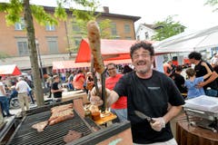 Bei den Argentiniern gibt es Wurst, Fleisch und gute Laune. (Bild: Donato Caspari)