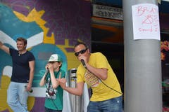 Der 8-jährige Quentin beatboxte zusammen mit Hip-Hopper und Organisator Roberto Stella.