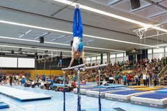 Fabio Gasser vom BTV Luzern am Barren. (Bild: Severin Bigler)