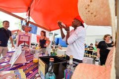 Am Stand vom Panama gibt es Drinks. (Bild: Donato Caspari)