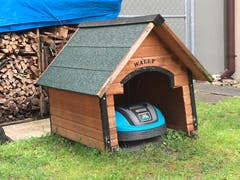 Von der Hundehütte zur Garage . . . . . (Bild: Thomas Müller)