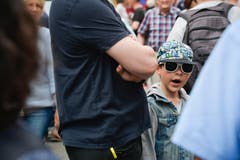 Das Publikum ist dem Fest entsprechend bunt gemischt. (Bild: Donato Caspari)
