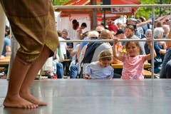 Auf der Bühne ist immer was los. (Bild: Donato Caspari)