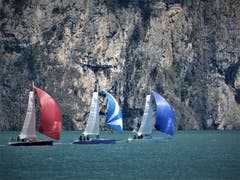 Volle Kraft voraus! Hoffentlich bleibt für diese Teilnehmer der Wind nicht aus. (Bild: Margrith Imhof-Röthlin, Isleten, 23. Mai 2019)