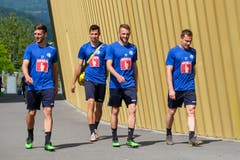 Auch sie sind gut gelaunt: Simon Grether, Remo Arnold, Christian Schneuwly und Christian Schwegler. (Bild: Martin Meienberger / Freshfocus, Luzern, 17. Juni 2019)