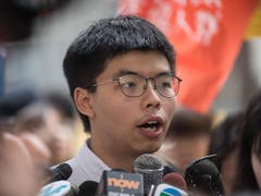 Wurde am Montag aus der Haft in Hongkong entlassen: Demokratie-Aktivist Joshua Wong. (Bild: KEYSTONE/EPA/JEROME FAVRE)