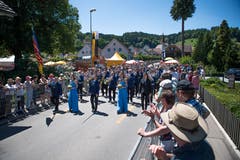 Das Blasorchester Musikgesellschaft Neudorf bei der Parade. (Bild: Roger Grütter, Altishofen, 2. Juni 2019)