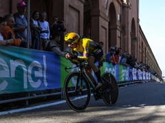 Primoz Roglic rückte im abschliessenden Zeitfahren auf Kosten von Mikel Landa auf Platz 3 der Gesamtwertung (Bild: KEYSTONE/EPA ANSA/ALESSANDRO DI MEO)