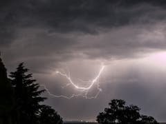 Blitz über dem Bodensee bei Uttwil. (Bild: Dani Rüede)