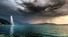 Foto des Unwetters, welches von Luzern nach Zug zieht. (Bild: Robert Kalb, Katastrophenbucht Zug, 19. Juni 2019)