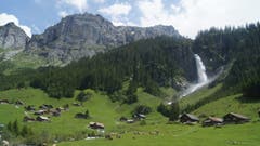 Dank der Schneeschmelze in höheren Lagen wird der «Stäuber» im Schächental so richtig aktiv! (Bild: Christian Hählen, Alp Aesch Schächental UR, 18. Juni 2019)