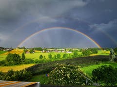 Regenbogen in Ballwil LU. (Bild: Heidi Bonafede, 20. Juni 2019)