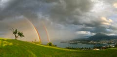 Regenbogen über dem Luzerner Seebecken. (Bild: Manuel Wyss, Dietschiberg, 14. Augsut 2018)