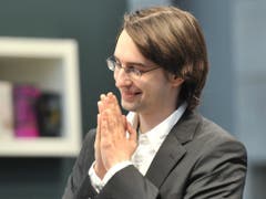 Der österreichische Autor Clemens J. Setz ist 2008 selbst in Klagenfurt beim Wettlesen um den Bachmann-Preis angetreten. Heute hat er mit einer Rede die 43. Tage der deutschsprachigen Literatur eröffnet. (Bild: Keystone/EPA/HENDRIK SCHMIDT)