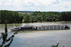 Die Excellence Royal bietet 4-Sterne-plus-Komfort auf dem Wasser.