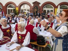 Ein Jahr vor dem Eidgenössischen in Basel juchzen diese Jodler bereits los. (Bild: KEYSTONE/GEORGIOS KEFALAS)