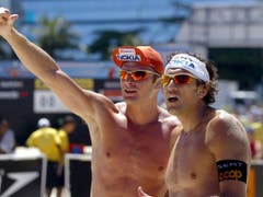 WM-Medaillen gab es für die Schweizer Beachvolleyballer bislang erst zweimal: 1999 sicherten sich die Gebrüder Martin und Paul Laciga (im Bild) Silber, sechs Jahre später schaffte es Paul Laciga in Berlin an der Seite von Sascha Heyer erneut als Zweiter aufs Podest (Bild: KEYSTONE/DOMINIC EBENBICHLER)